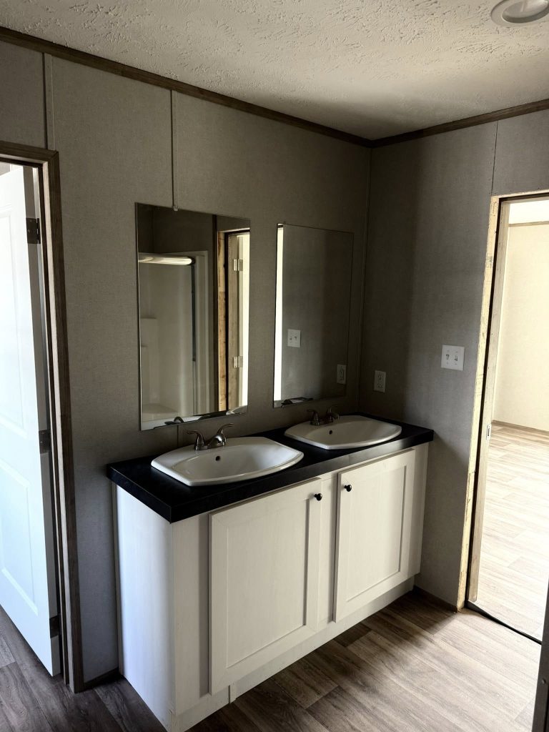 561232961_1211845924298969_8995815958926596997_n