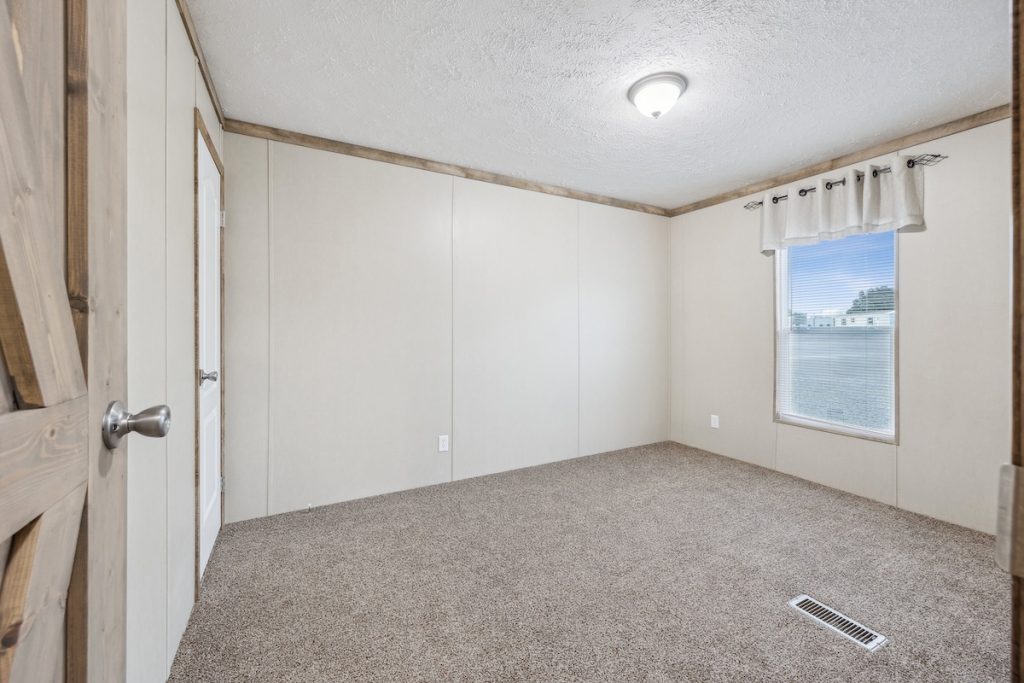 MD-26-Rawhide-bedroom-3