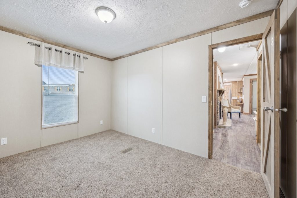 MD-26-Rawhide-bedroom-4