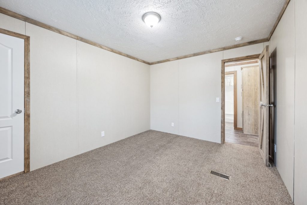 MD-26-Rawhide-bedroom2